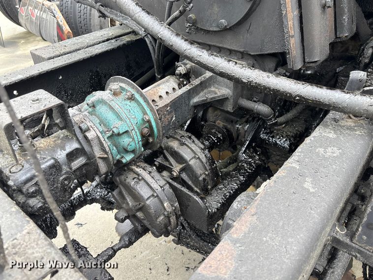 image for item YA2934 2017 Kenworth T370 oil distributor truck