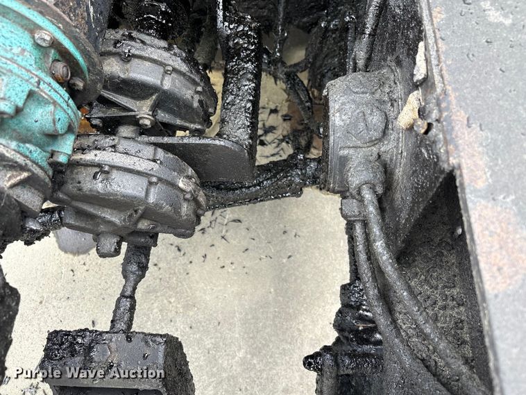 image for item YA2934 2017 Kenworth T370 oil distributor truck