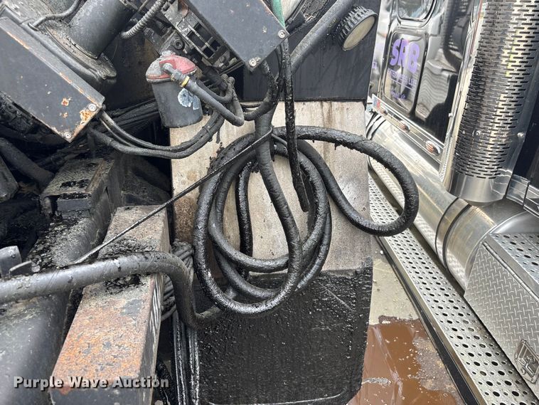 image for item YA2934 2017 Kenworth T370 oil distributor truck