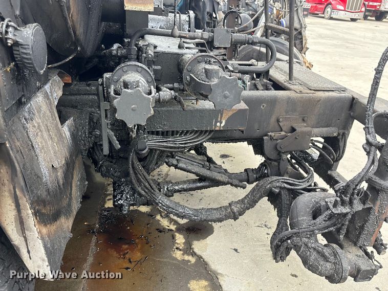 image for item YA2934 2017 Kenworth T370 oil distributor truck
