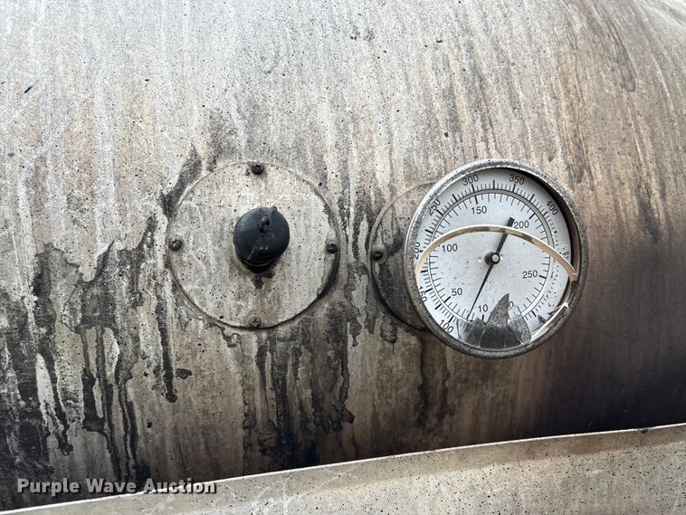 image for item YA2934 2017 Kenworth T370 oil distributor truck