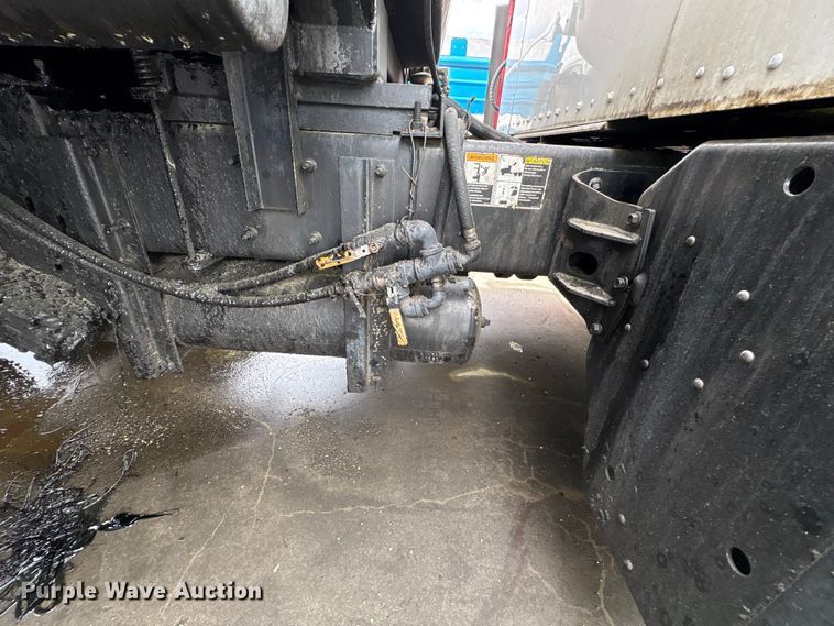 image for item YA2934 2017 Kenworth T370 oil distributor truck