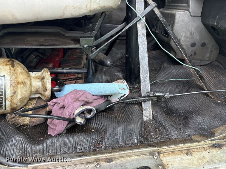image for item YA2934 2017 Kenworth T370 oil distributor truck