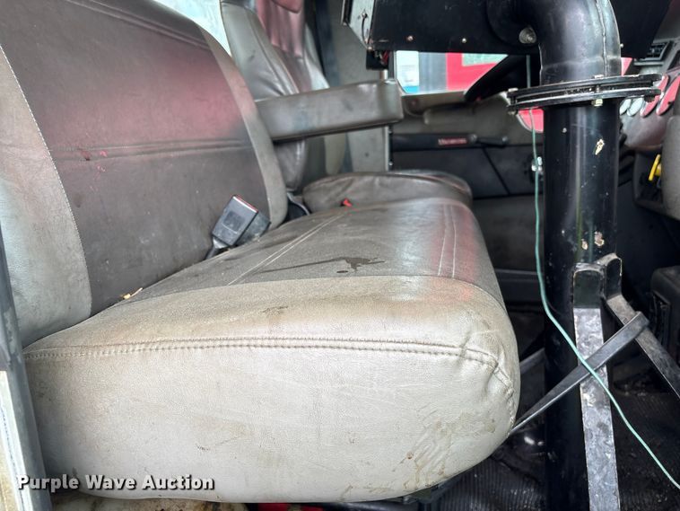 image for item YA2934 2017 Kenworth T370 oil distributor truck