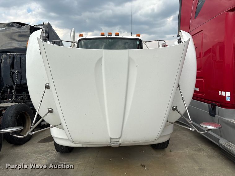 image for item YA2934 2017 Kenworth T370 oil distributor truck