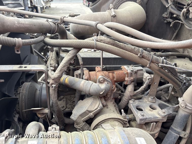 image for item YA2934 2017 Kenworth T370 oil distributor truck