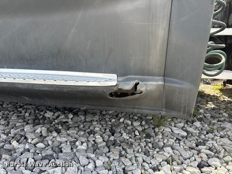 image for item YA2945 2016 Freightliner Cascadia semi truck