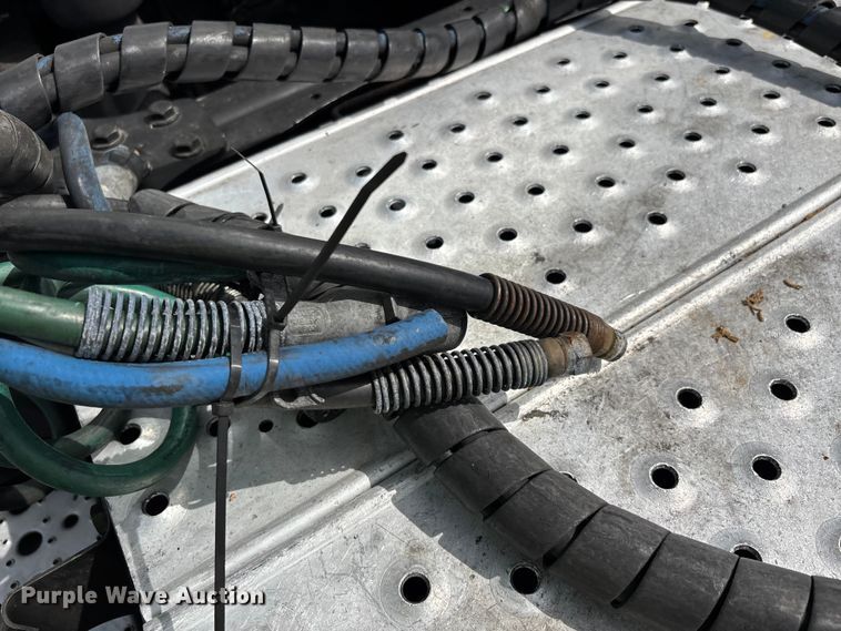 image for item YA2945 2016 Freightliner Cascadia semi truck