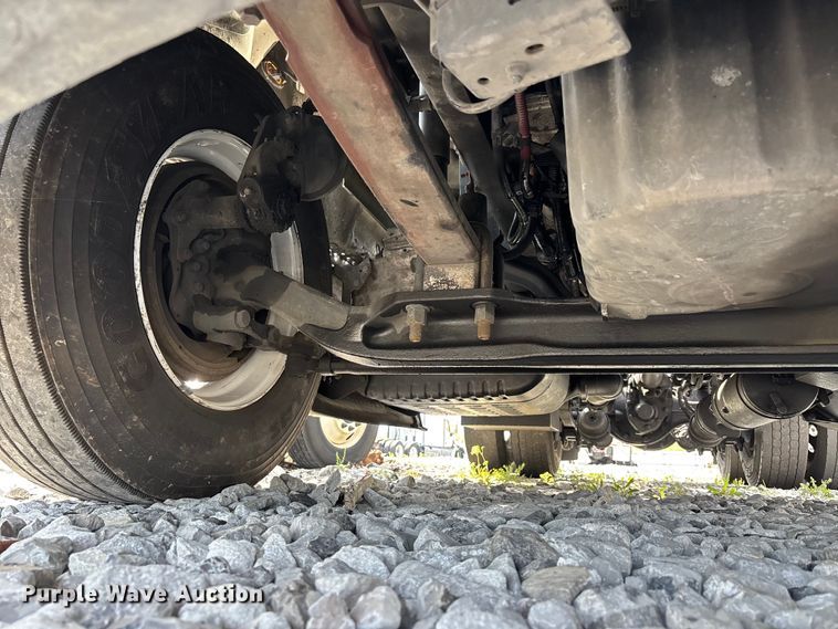 image for item YA2945 2016 Freightliner Cascadia semi truck