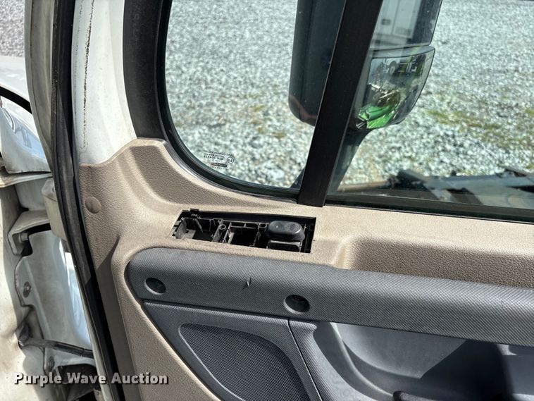 image for item YA2945 2016 Freightliner Cascadia semi truck