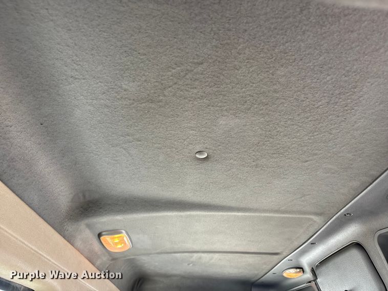 image for item YA2945 2016 Freightliner Cascadia semi truck