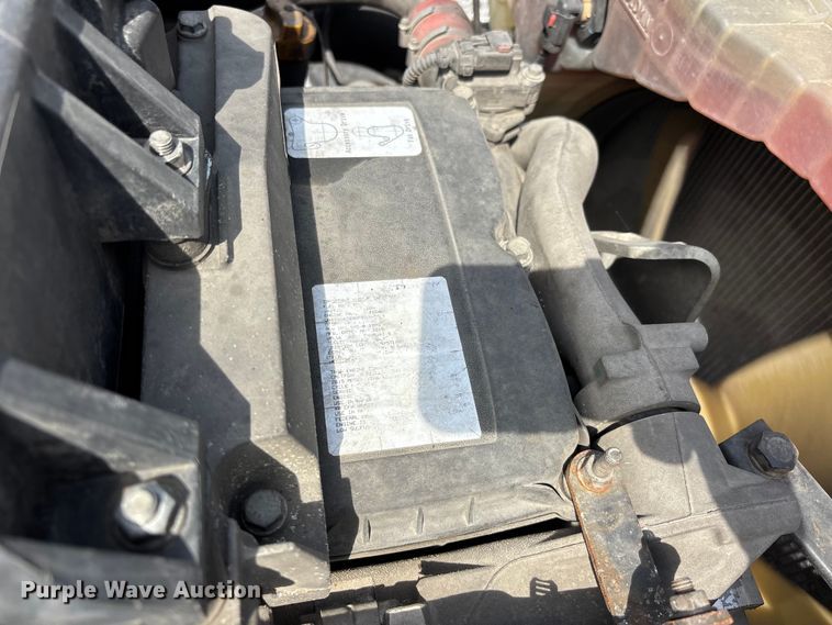 image for item YA2945 2016 Freightliner Cascadia semi truck