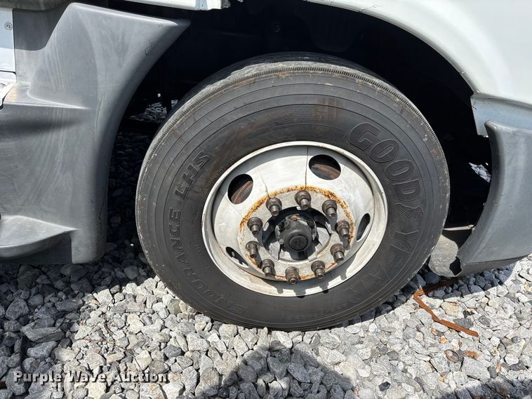 image for item YA2945 2016 Freightliner Cascadia semi truck