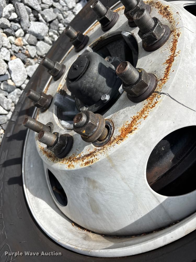 image for item YA2945 2016 Freightliner Cascadia semi truck