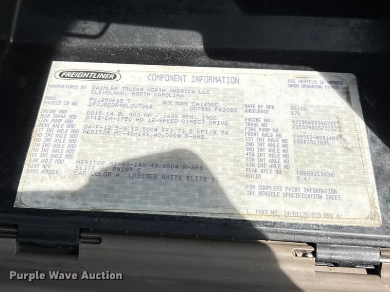 image for item YA2945 2016 Freightliner Cascadia semi truck