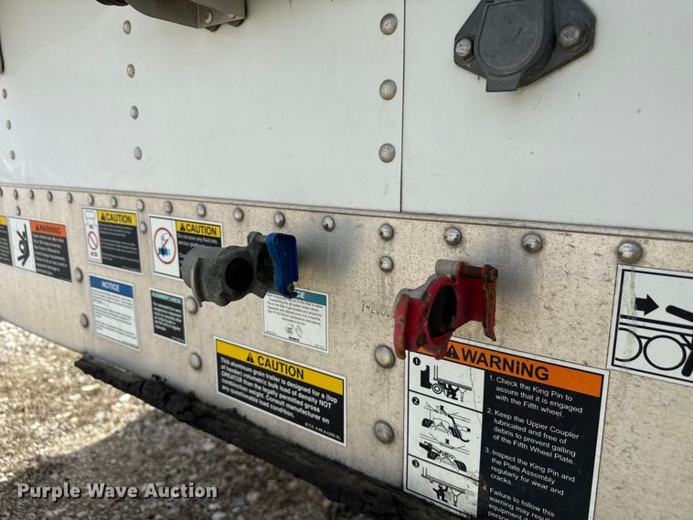 image for item YA2981 2021 Wilson DWH-650 grain trailer