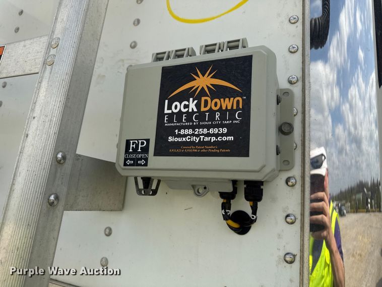 image for item YA2981 2021 Wilson DWH-650 grain trailer