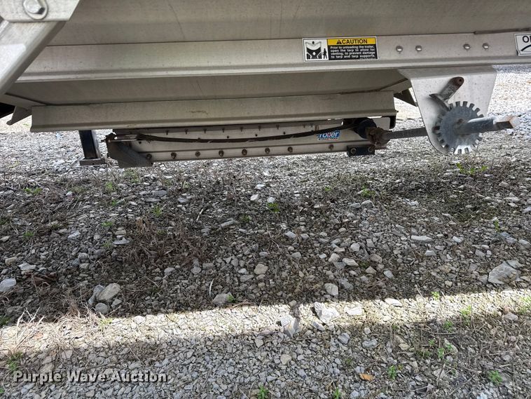 image for item YA2981 2021 Wilson DWH-650 grain trailer