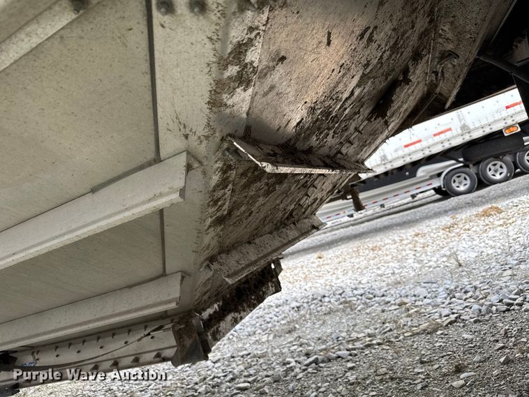 image for item YA2981 2021 Wilson DWH-650 grain trailer