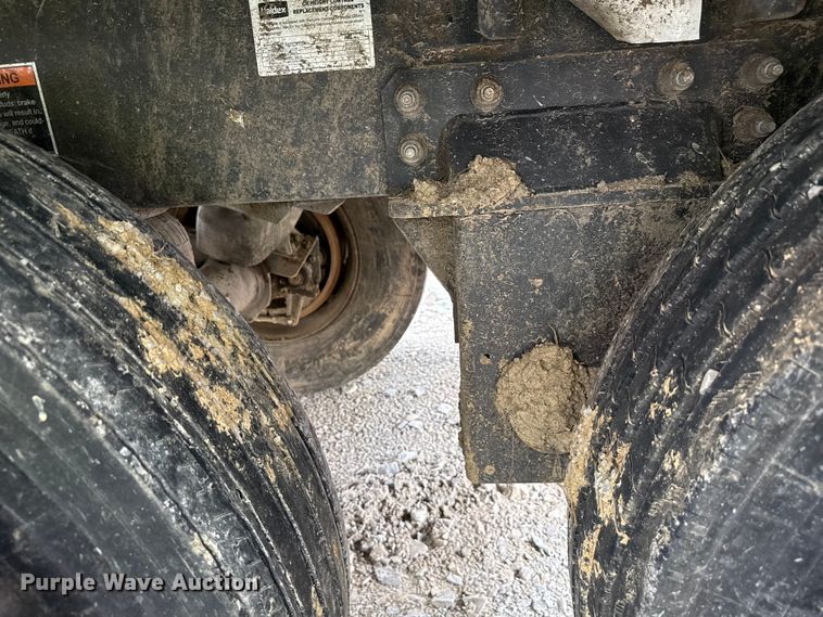 image for item YA2981 2021 Wilson DWH-650 grain trailer