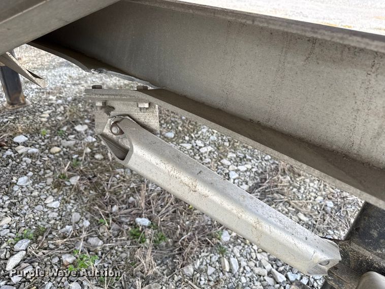 image for item YA2981 2021 Wilson DWH-650 grain trailer