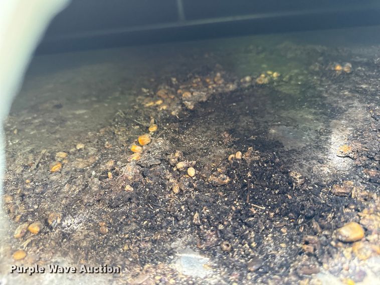 image for item YA2981 2021 Wilson DWH-650 grain trailer