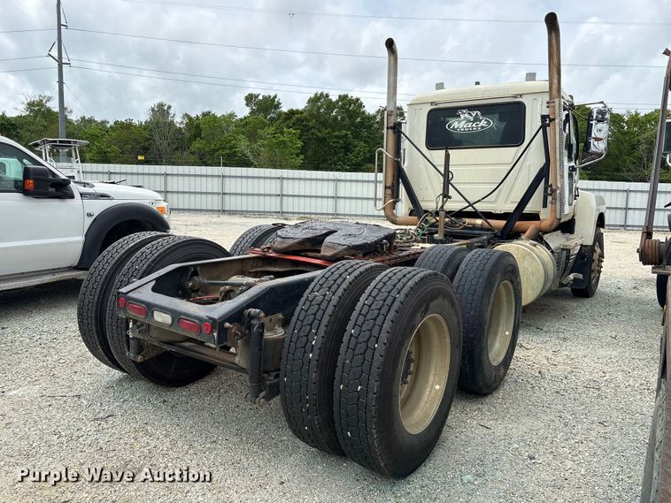 image for item YA2989 2021 Mack Pinnacle semi truck