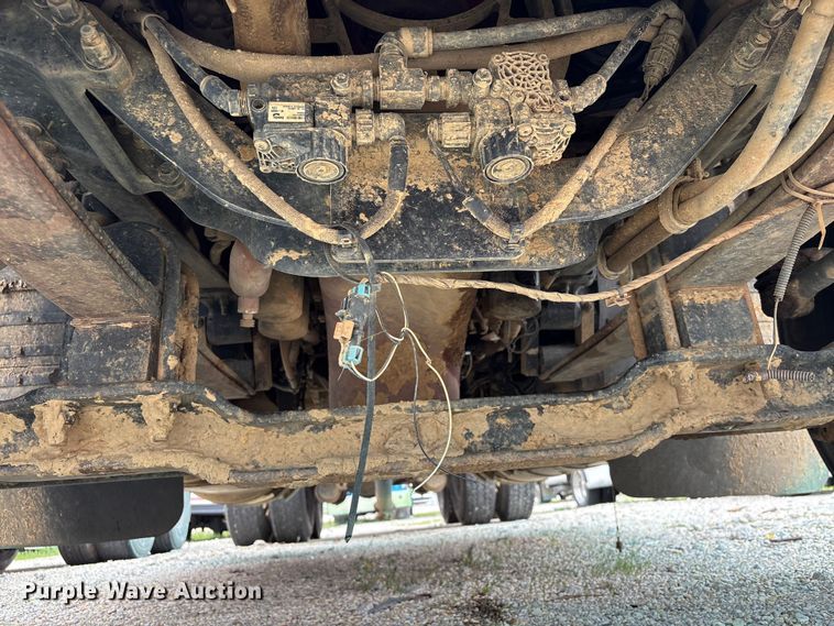 image for item YA2989 2021 Mack Pinnacle semi truck