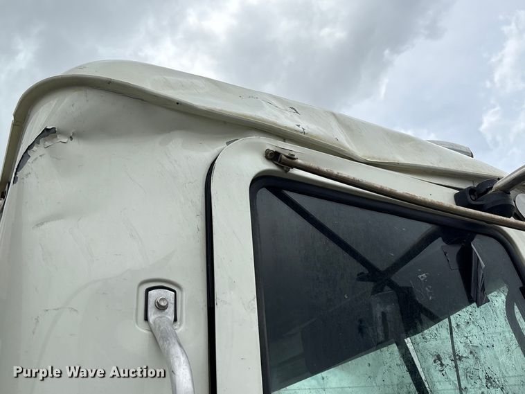 image for item YA2989 2021 Mack Pinnacle semi truck