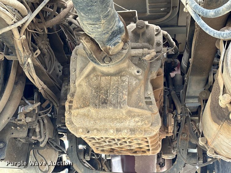 image for item YA2989 2021 Mack Pinnacle semi truck