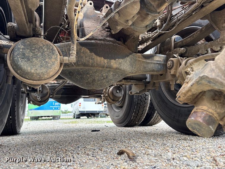 image for item YA2989 2021 Mack Pinnacle semi truck