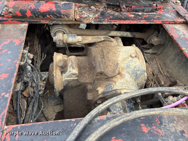 image for item YA2989 2021 Mack Pinnacle semi truck