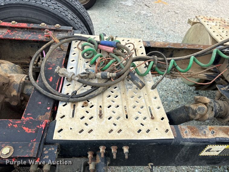 image for item YA2989 2021 Mack Pinnacle semi truck