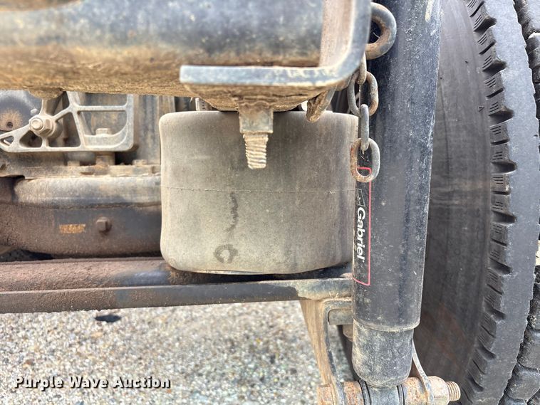 image for item YA2989 2021 Mack Pinnacle semi truck