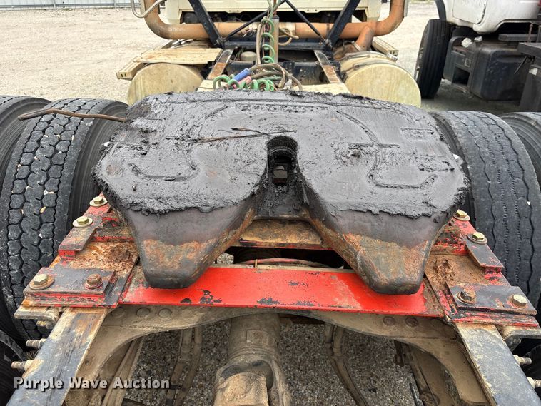 image for item YA2989 2021 Mack Pinnacle semi truck