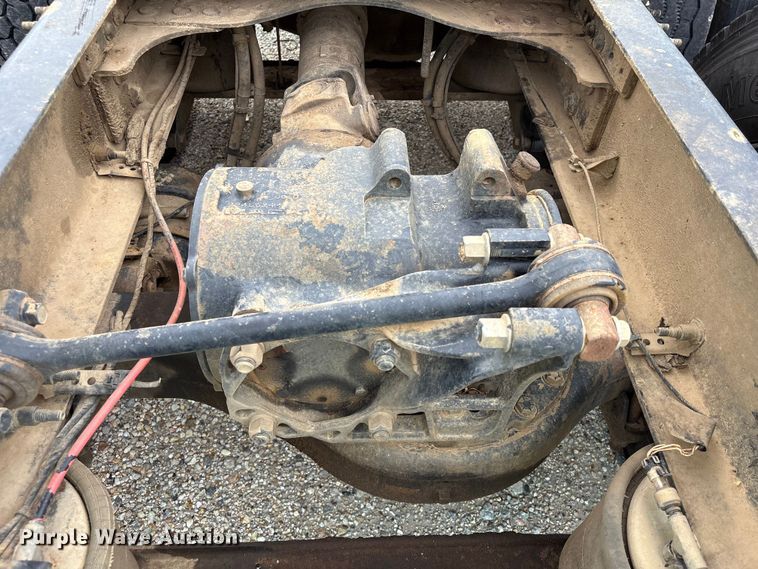 image for item YA2989 2021 Mack Pinnacle semi truck