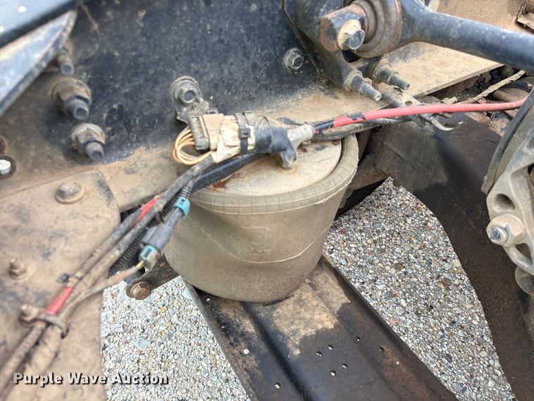 image for item YA2989 2021 Mack Pinnacle semi truck