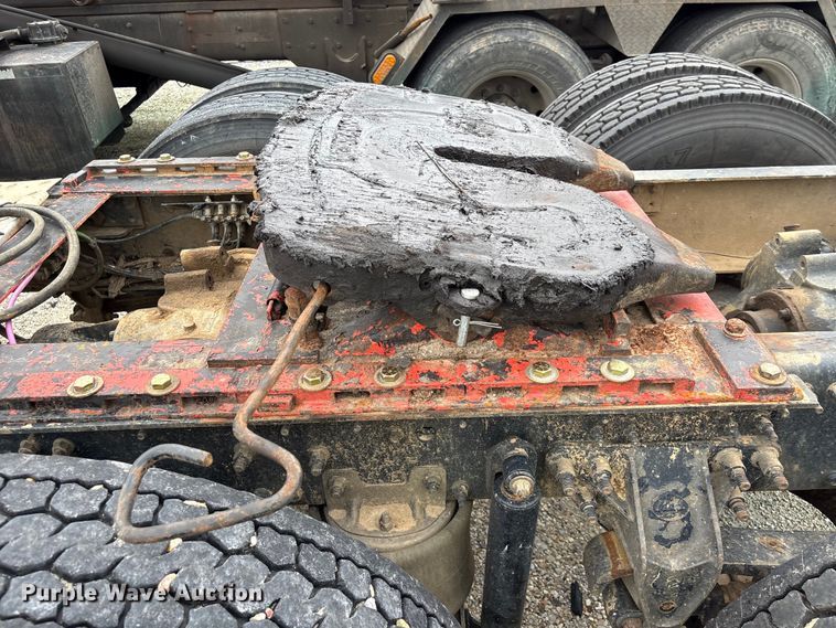 image for item YA2989 2021 Mack Pinnacle semi truck