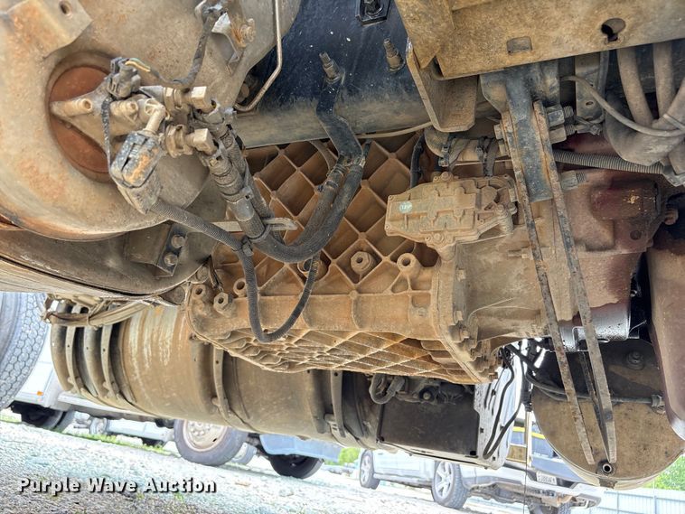 image for item YA2989 2021 Mack Pinnacle semi truck