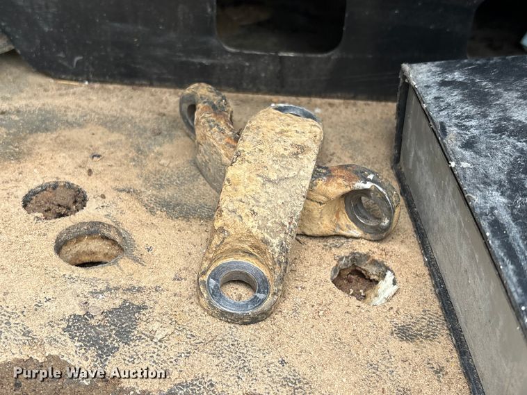 image for item YA2989 2021 Mack Pinnacle semi truck