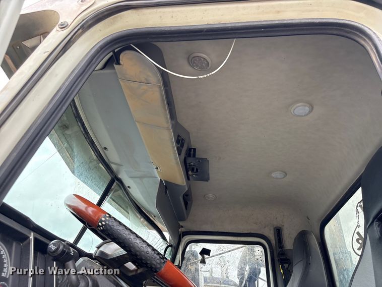 image for item YA2989 2021 Mack Pinnacle semi truck