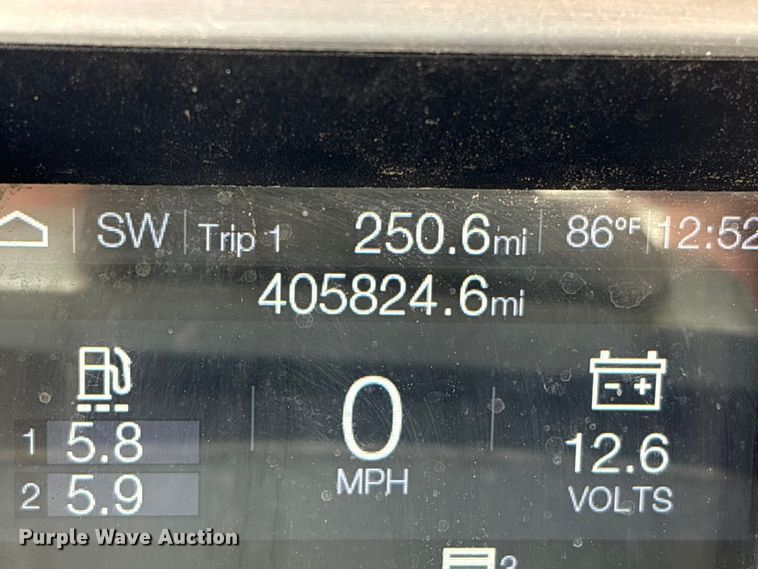 image for item YA2989 2021 Mack Pinnacle semi truck