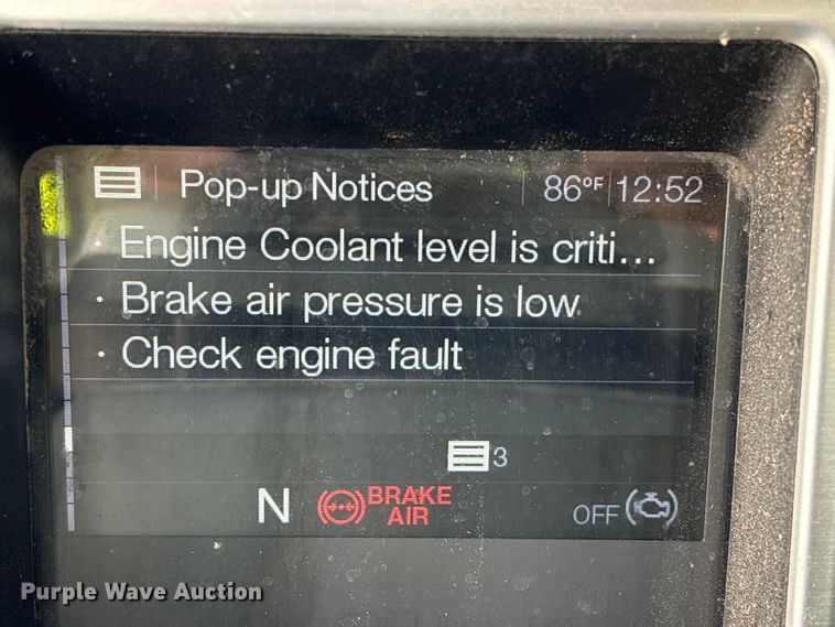 image for item YA2989 2021 Mack Pinnacle semi truck