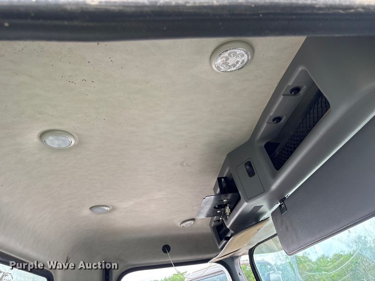 image for item YA2989 2021 Mack Pinnacle semi truck