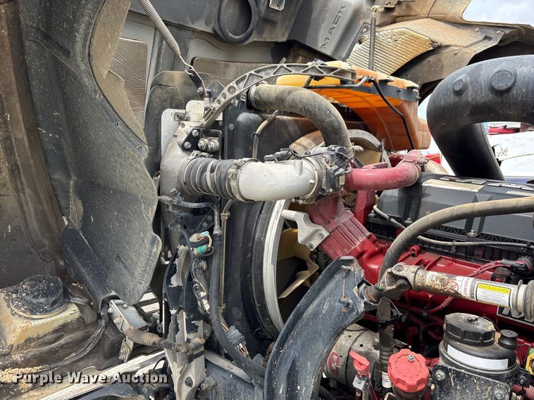 image for item YA2989 2021 Mack Pinnacle semi truck