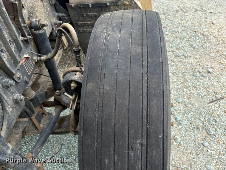 image for item YA2989 2021 Mack Pinnacle semi truck