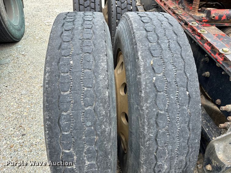 image for item YA2989 2021 Mack Pinnacle semi truck