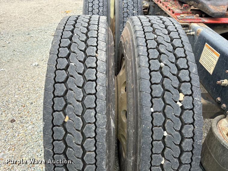 image for item YA2989 2021 Mack Pinnacle semi truck