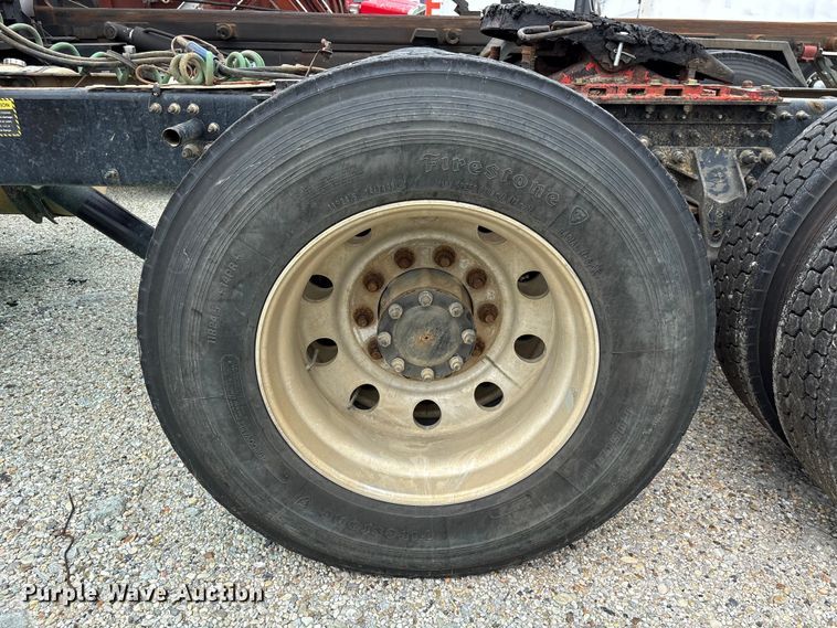 image for item YA2989 2021 Mack Pinnacle semi truck