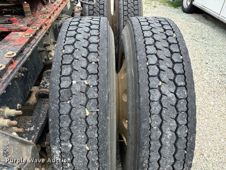 image for item YA2989 2021 Mack Pinnacle semi truck